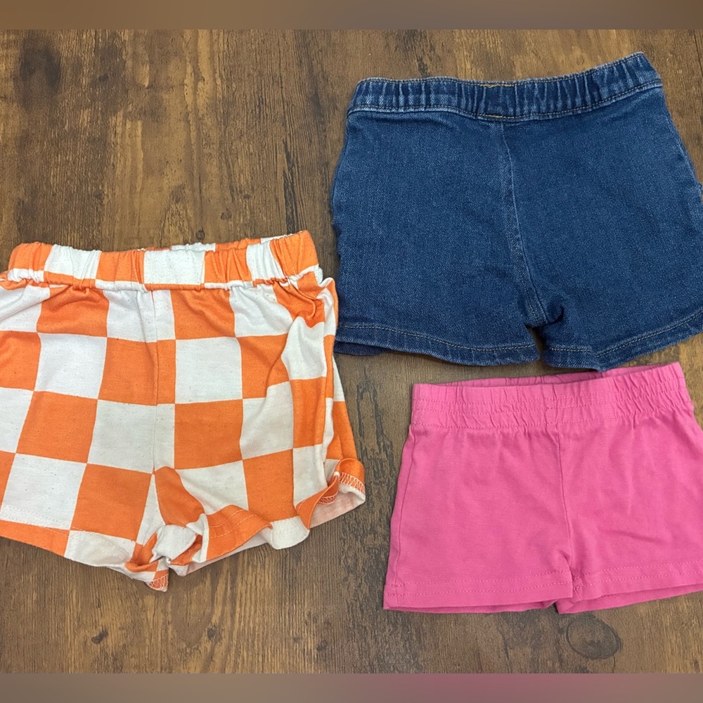 Girl’s 12-18 Month Clothes Bundle - Picture 5 of 6